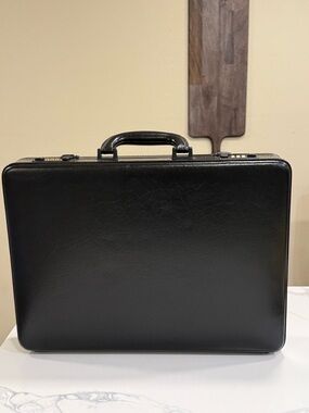 Classic Black Leather Briefcase - Men Bags